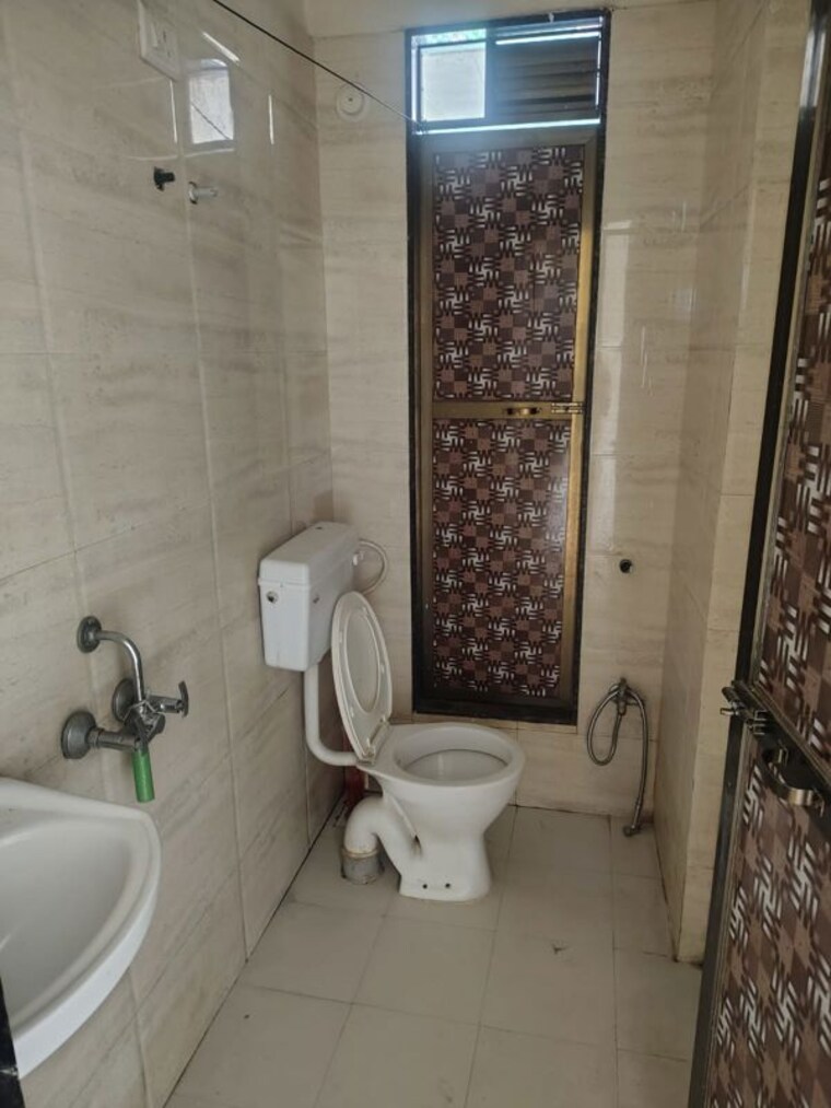 Bathroom, dream-paradise 3 Bedroom 1400 Sq.Ft. Apartment In Ulwe Sector 9 Navi Mumbai 10614968