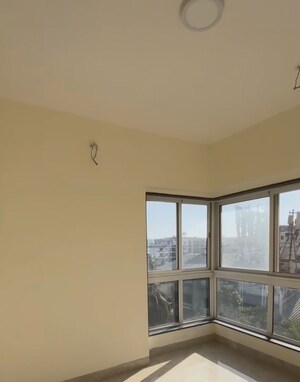 Room in 1 BHK Apartment at Visi Sunrise Heights, Chembur – for Sale