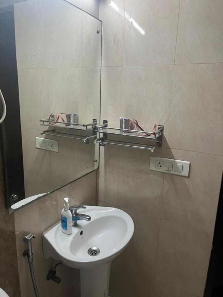 Bathroom, satya-the-hermitage 3.5 Bedroom 2000 Sq.Ft. Apartment In Sector 103 Gurgaon 10614971