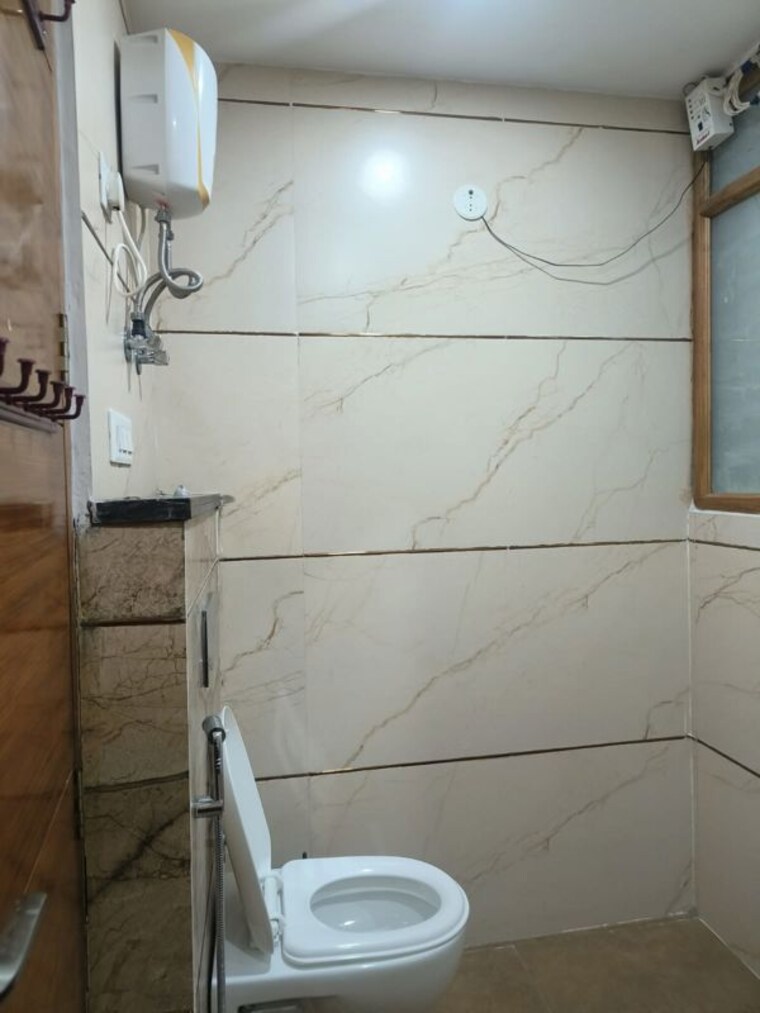 Bathroom, tdi-the-retreat 3 Bedroom 250 Sq.Yd. Builder Floor In Sector 89 Faridabad 10615005