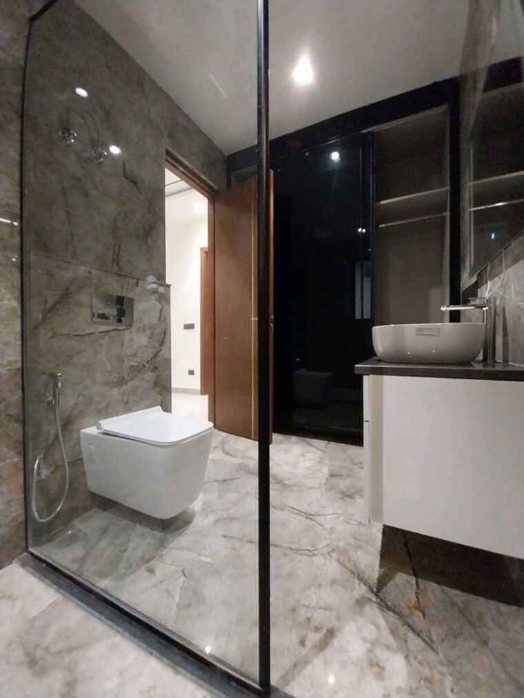 Bathroom, palam vihar 2 Bedroom 1200 Sq.Ft. Builder Floor In Palam Vihar Gurgaon 10615021