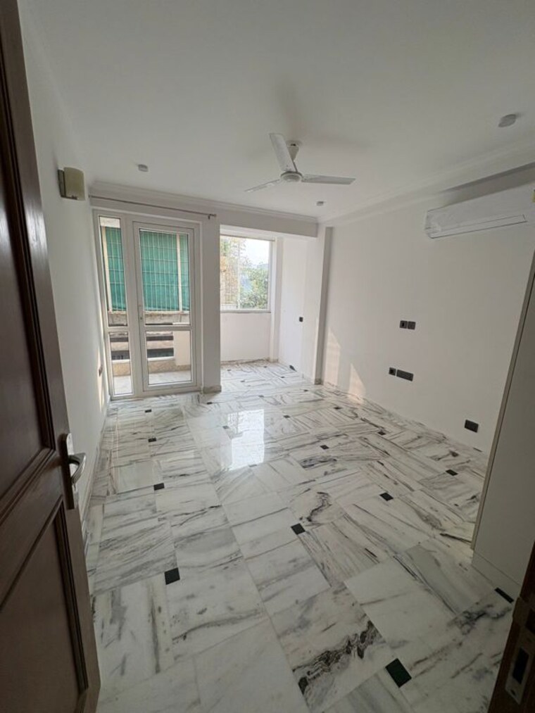 Room, sector 57 3 Bedroom 2700 Sq.Ft. Builder Floor In Sector 57 Gurgaon 10615015