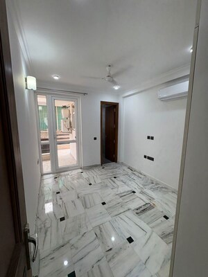 Bathroom in 3 BHK Builder Floor at Sector 57 – for Rent