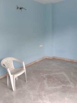 Room in 2 BHK Builder Floor at Janakpuri – for Rent