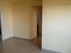 Room in 2 BHK Apartment at BPTP Princess Park, Sector 86 – for Rent