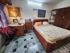 Bedroom in 2 BHK Apartment at Sea Gull, Pali Hill – for Rent