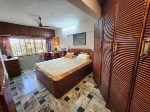 Bedroom in 2 BHK Apartment at Sea Gull, Pali Hill – for Rent