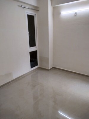 Room in 2 BHK Apartment at Conscient Habitat 102, Sector 102 – for Rent