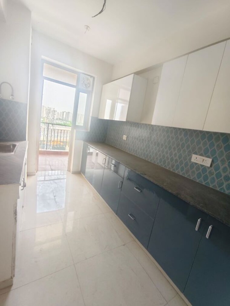 Kitchen, assotech-blith 3.5 Bedroom 1850 Sq.Ft. Apartment In Sector 99 Gurgaon 10615114