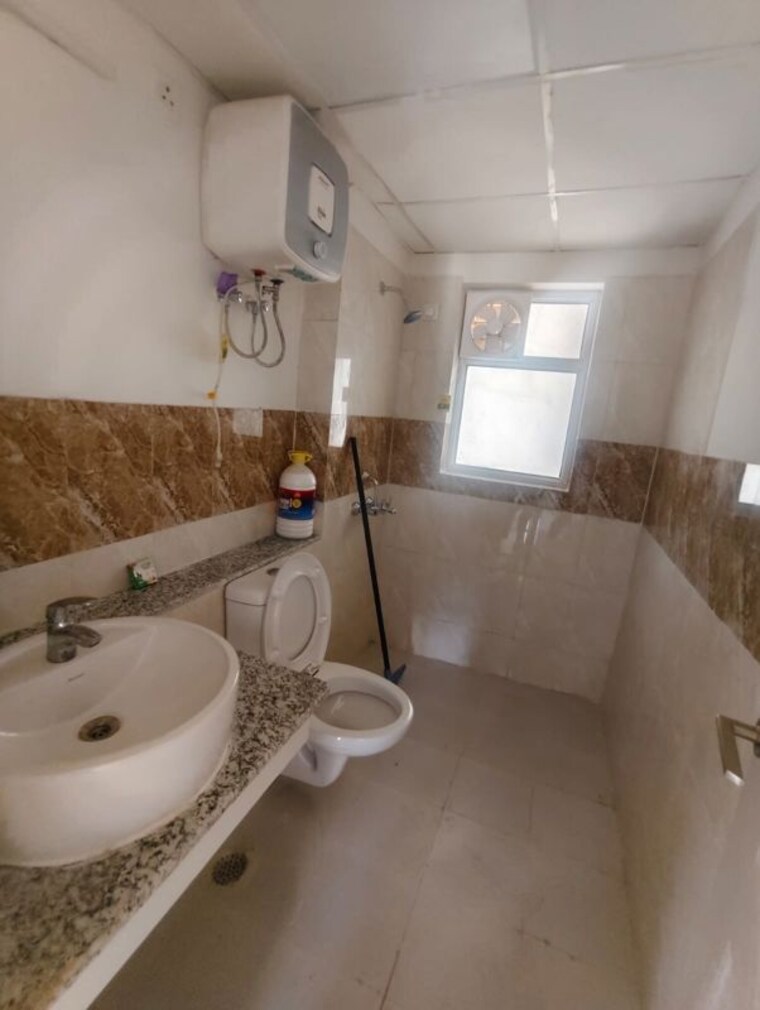 Bathroom, assotech-blith 3.5 Bedroom 1850 Sq.Ft. Apartment In Sector 99 Gurgaon 10615114