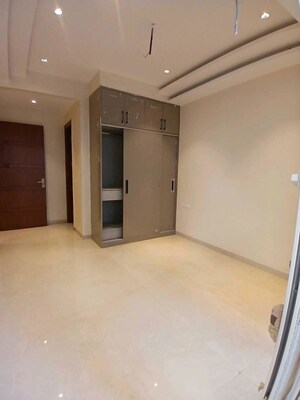 Room in 3 BHK Builder Floor at Palam Vihar Residents Association, Palam Vihar – for Rent