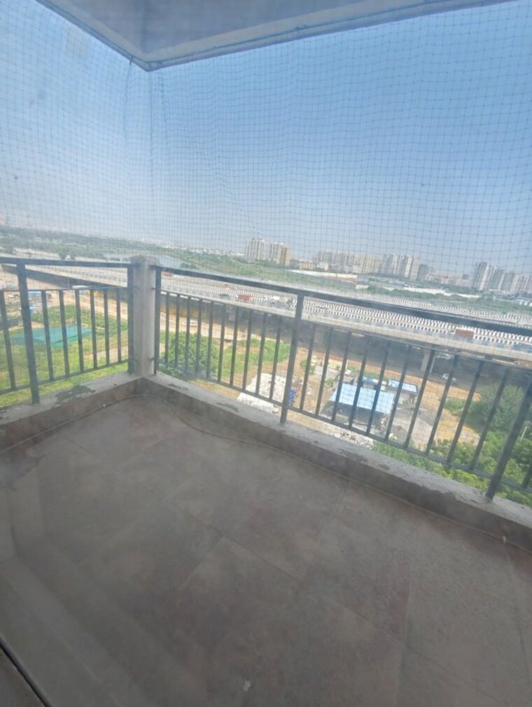 Balcony, pareena-express-heights 4 Bedroom 2800 Sq.Ft. Apartment In Sector 99 Gurgaon 10615086