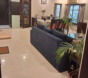 Team Area in 3 BHK Apartment at Prabhadevi – for Sale
