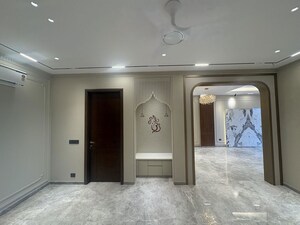 Room in 3 BHK Builder Floor at Sector 23 – for Rent