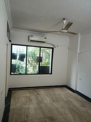 Room in 3 BHK Apartment at Serenity Complex, Andheri West – for Rent