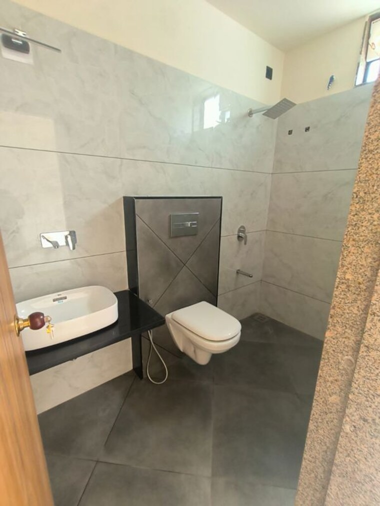 Bathroom, brahma-the-wingz 3 Bedroom 1270 Sq.Ft. Apartment In Subhanpura Vadodara 10615105