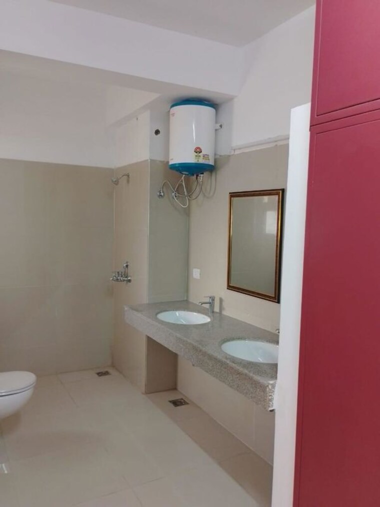 Bathroom, emaar-gurgaon-greens 4 Bedroom 3200 Sq.Ft. Penthouse In Sector 102 Gurgaon 10615129