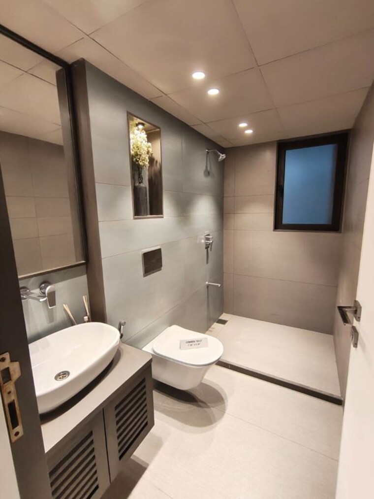 Washroom, shreenath-shaligram 3 Bedroom 950 Sq.Ft. Apartment In Atladra Vadodara 10615157