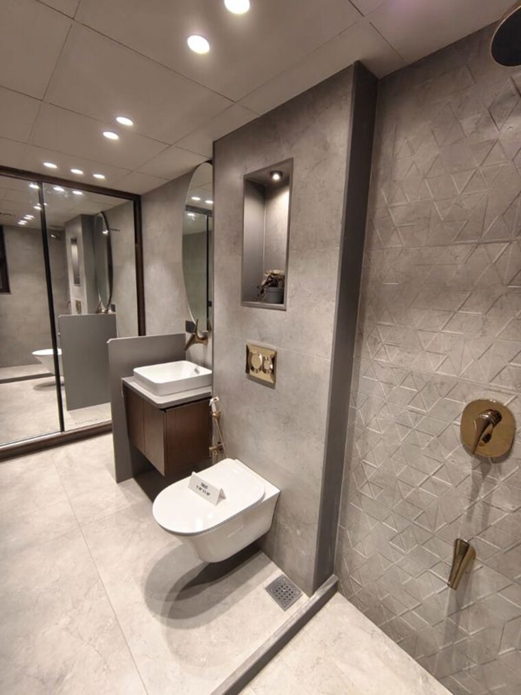 Bathroom, shreenath-shaligram 3 Bedroom 950 Sq.Ft. Apartment In Atladra Vadodara 10615157