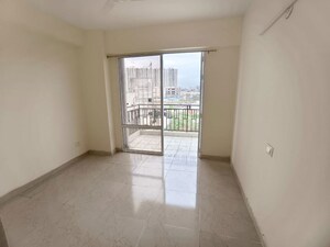 Room in 2 BHK Apartment at MRG Ultimus, Sector 90 – for Rent