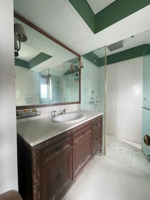  3 BHK Apartment at Khar West – for Rent