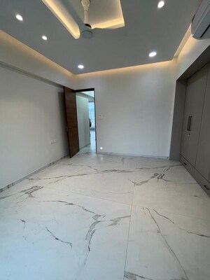 Room in 3 BHK Apartment at Kadam Nagar – for Rent