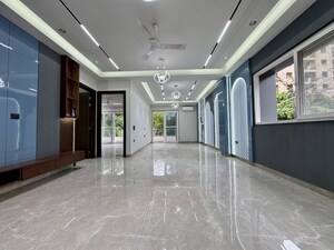 Room in 4 BHK Builder Floor at Sector 23 – for Rent