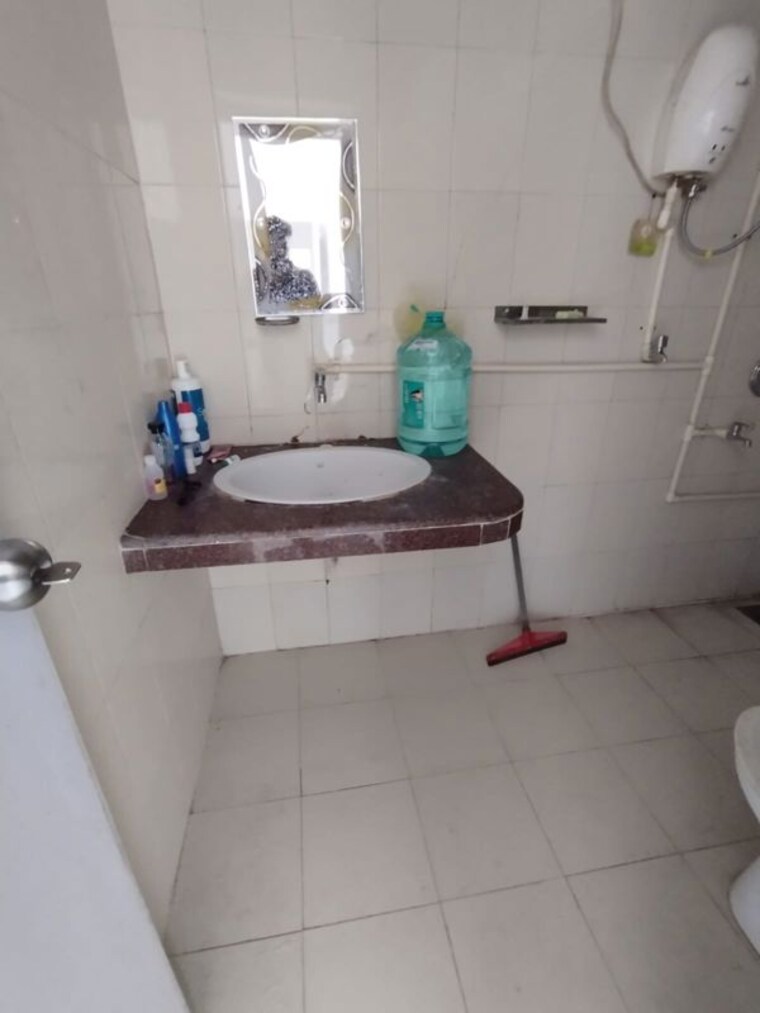 Bathroom, royal-palms 2.5 Bedroom 981 Sq.Ft. Apartment In Goregaon East Mumbai 10615212
