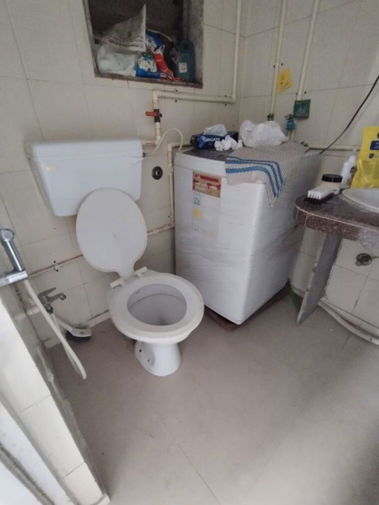 Bathroom, royal-palms 2.5 Bedroom 981 Sq.Ft. Apartment In Goregaon East Mumbai 10615212