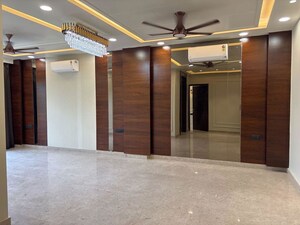 Building Lobby in 4 BHK Builder Floor at Sector 22 – for Rent
