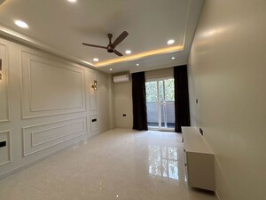 Room in 4 BHK Builder Floor at Sector 22 – for Rent