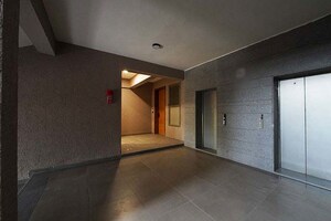 Lift in 3 BHK Apartment at Science City – for Sale