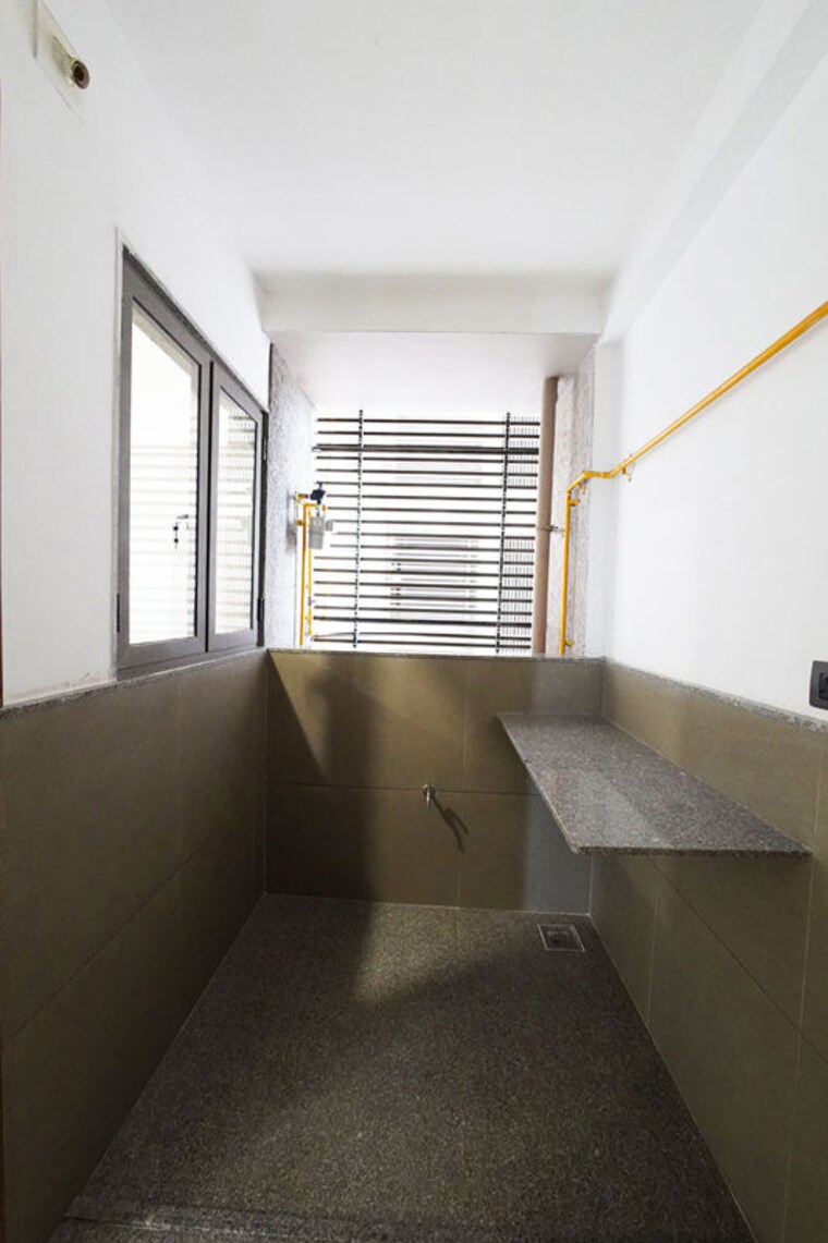 Attached Bathroom, science city 3 Bedroom 316 Sq.Yd. Apartment In Science City Ahmedabad 10615244