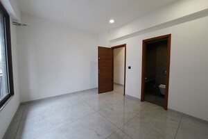 Room in 3 BHK Apartment at Science City – for Sale