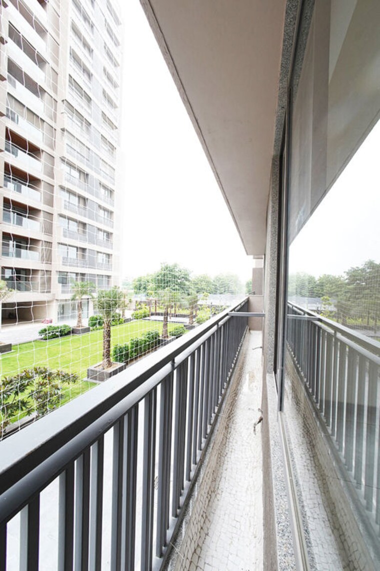 Balcony, science city 3 Bedroom 316 Sq.Yd. Apartment In Science City Ahmedabad 10615244