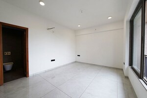 Room in 3 BHK Apartment at Science City – for Sale