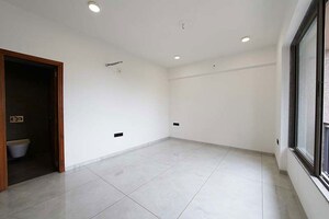 Room in 3 BHK Apartment at Science City – for Sale