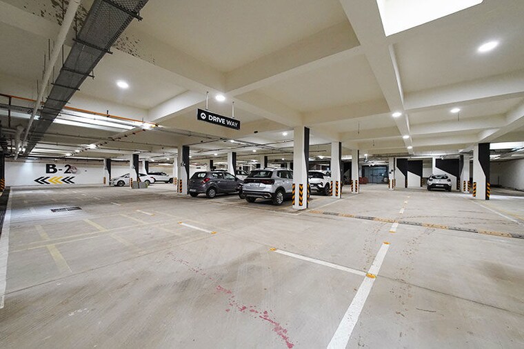  Parking, science city 3 Bedroom 316 Sq.Yd. Apartment In Science City Ahmedabad 10615244