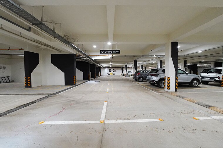  Parking, science city 3 Bedroom 316 Sq.Yd. Apartment In Science City Ahmedabad 10615244