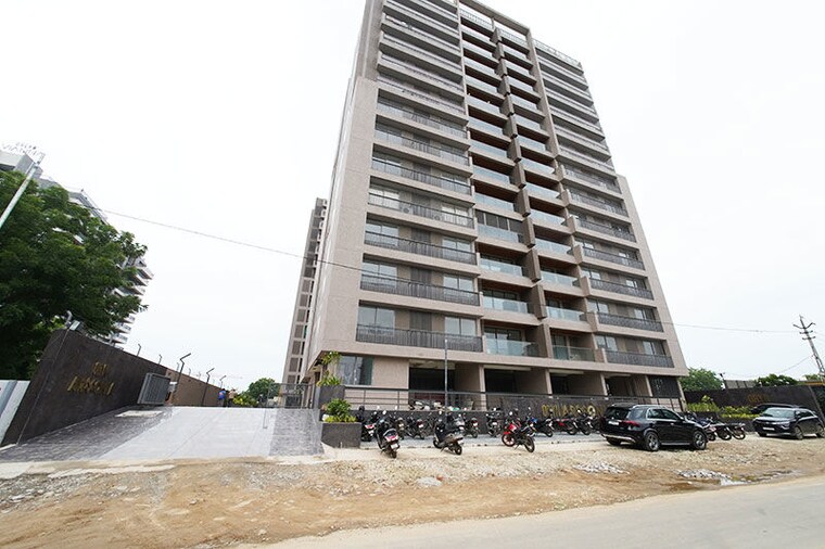 Exterior View, science city 3 Bedroom 316 Sq.Yd. Apartment In Science City Ahmedabad 10615244