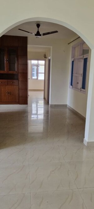 Room in 3 BHK Builder Floor at Aman Vihar – for Rent