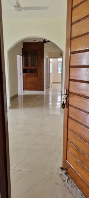 3 BHK Builder Floor For Rent in Aman Vihar