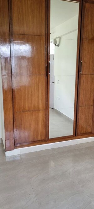 Furnished Amenities in 3 BHK Builder Floor at Aman Vihar – for Rent