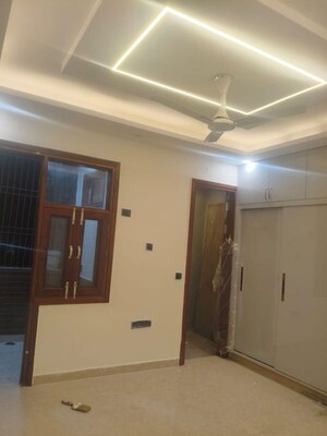 Room in 3 BHK Builder Floor at Malviya Nagar – for Rent