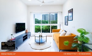 Team Area in 1 BHK Apartment at Godrej One, Vikhroli East – for Sale