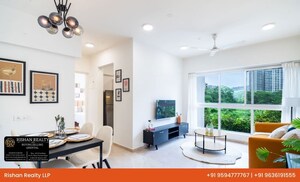 Team Area in 1 BHK Apartment at Godrej One, Vikhroli East – for Sale