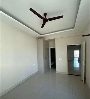 Room in 3 BHK Apartment at High Ground – for Rent