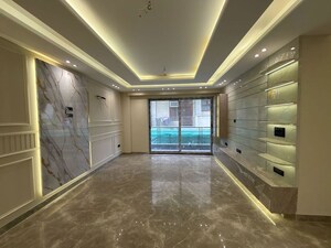 Parking in 3 BHK Builder Floor at Sector 23 – for Rent