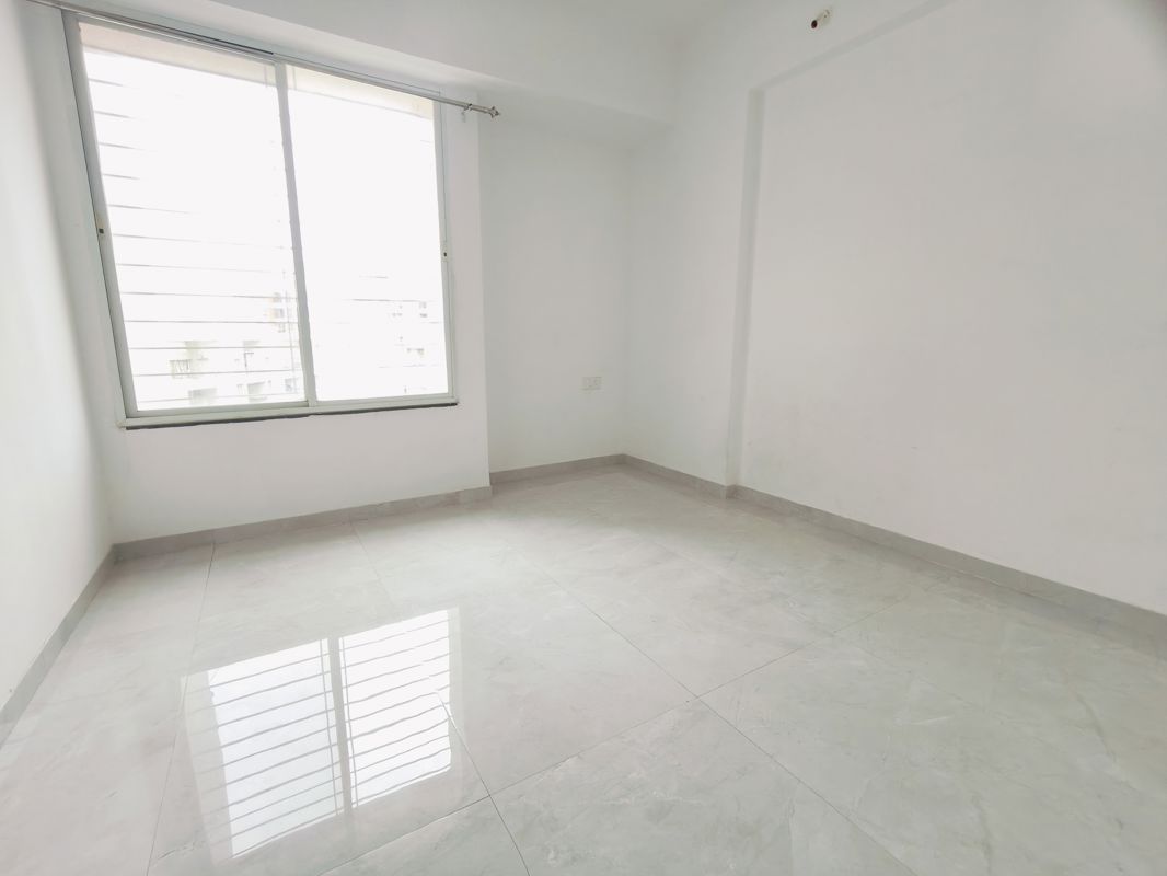 Room in 2 BHK Apartment at Pragati Serene, Nibm Annexe – for Rent