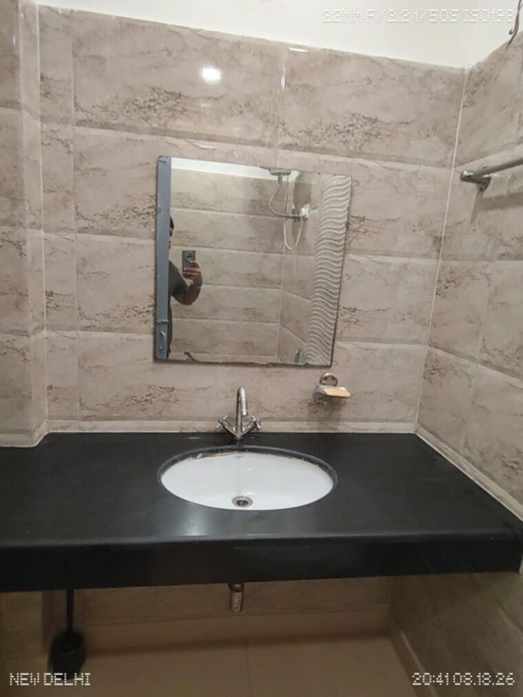 Bathroom, malviya nagar 3 Bedroom 1600 Sq.Ft. Builder Floor In Malviya Nagar Delhi 10615289